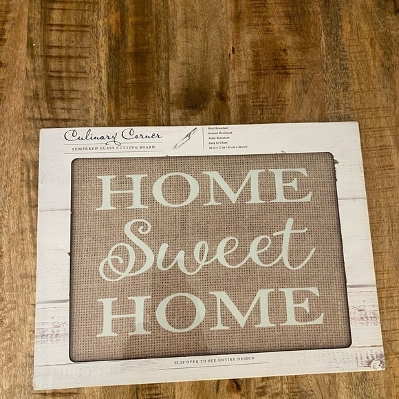 GLASS CUTTING BOARD 16x12 says HAPPY EVERYTHINg - Picture 4 of 12